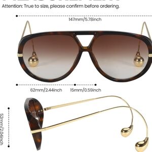 Aviator Sunglasses with Earring